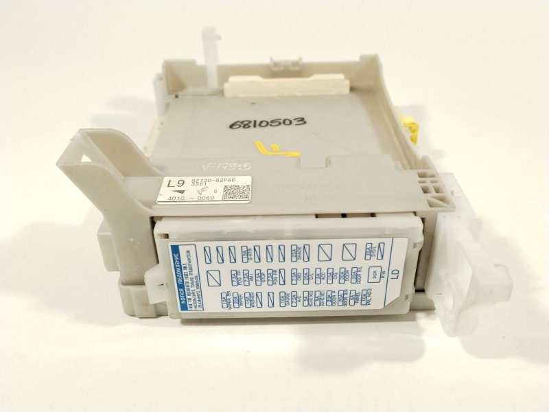 Recambio de caja reles / fusibles para toyota yaris (_p13_) 1.4 d (nlp130_) referencia OEM IAM 8273052F80  