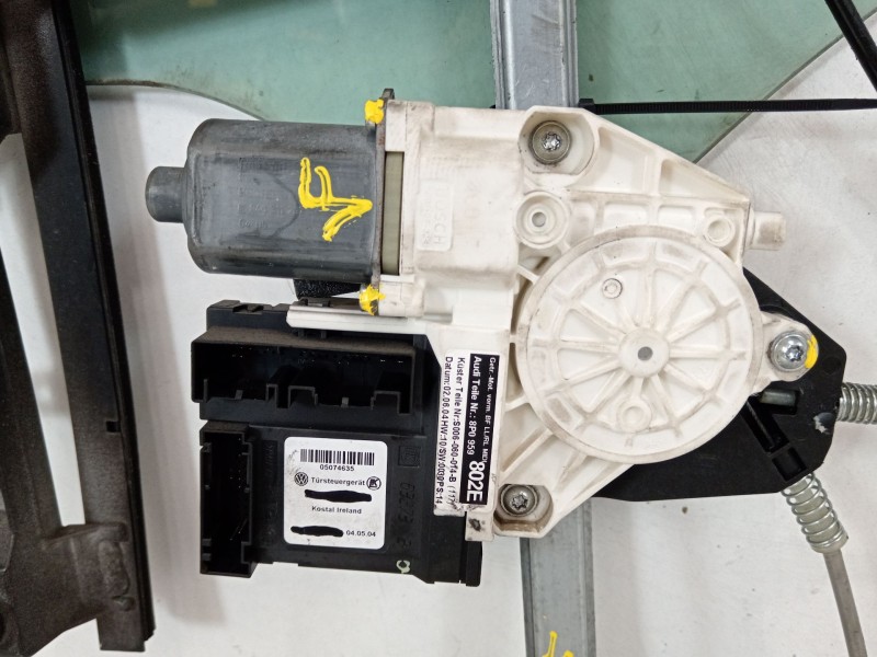 Recambio de elevalunas delantero derecho para audi a3 (8p1) 2.0 tdi 16v referencia OEM IAM 8P3837462C 8P0959802E 