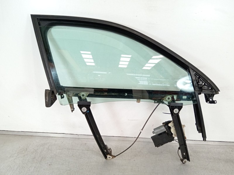Recambio de elevalunas delantero derecho para audi a4 b6 (8e2) 2.0 referencia OEM IAM 8E0837462 8E1959802B 