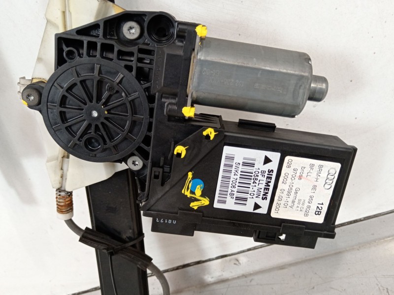 Recambio de elevalunas delantero derecho para audi a4 b6 (8e2) 2.0 referencia OEM IAM 8E0837462 8E1959802B 