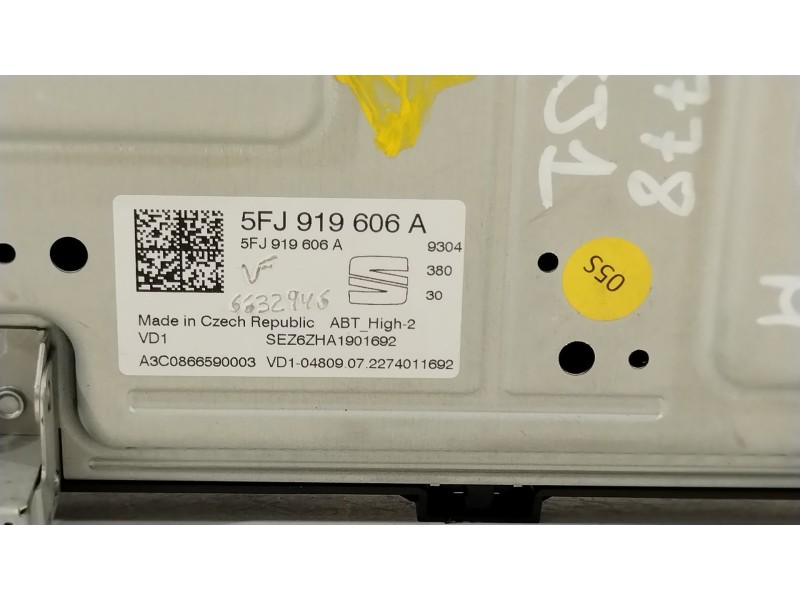 Recambio de pantalla multifuncion para seat ibiza (kj1) fr referencia OEM IAM 5FJ919606A  