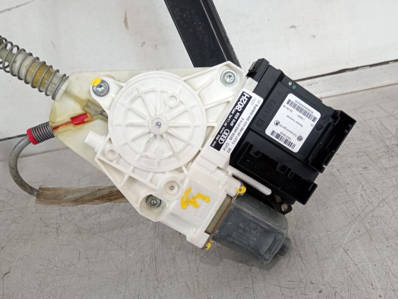Recambio de elevalunas delantero izquierdo para audi a3 (8p1) 2.0 tdi 16v referencia OEM IAM 8P4837461C 8P0959802H 