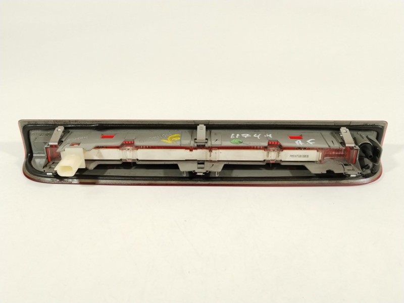 Recambio de piloto central de freno para renault megane iii sport tourer dynamique referencia OEM IAM 265900026R  