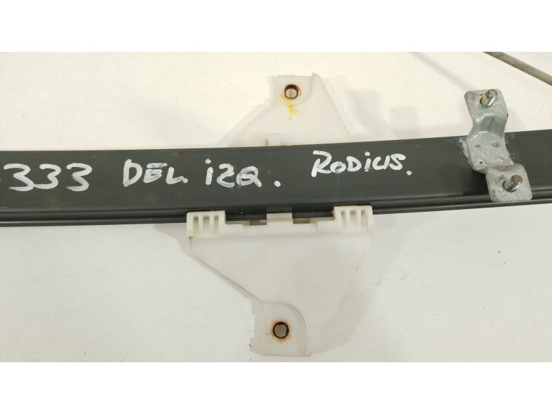 Recambio de elevalunas delantero izquierdo para ssangyong rodius i 2.7 xdi referencia OEM IAM 7233021000  
