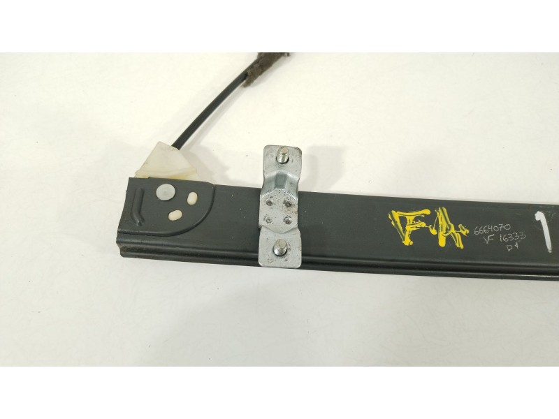 Recambio de elevalunas delantero izquierdo para ssangyong rodius i 2.7 xdi referencia OEM IAM 7233021000  
