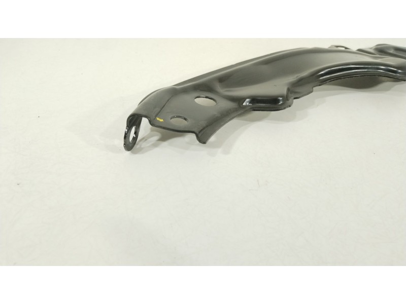 Recambio de travesaño superior para seat ibiza (kj1) fr referencia OEM IAM 6F0806930A  