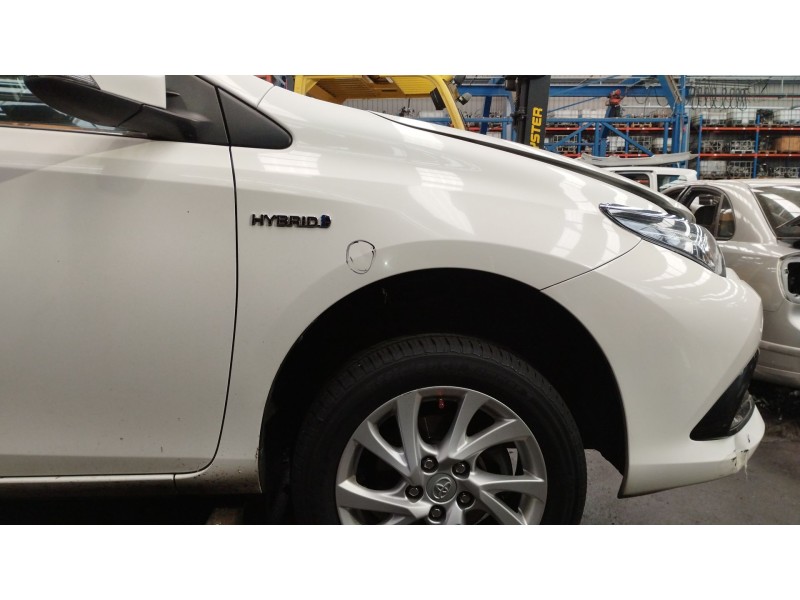 Recambio de aleta delantera derecha para toyota auris station wagon (_e18_) 1.8 hybrid (zwe186_) referencia OEM IAM   