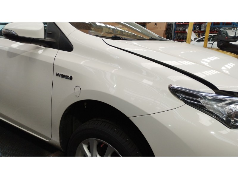 Recambio de aleta delantera derecha para toyota auris station wagon (_e18_) 1.8 hybrid (zwe186_) referencia OEM IAM   