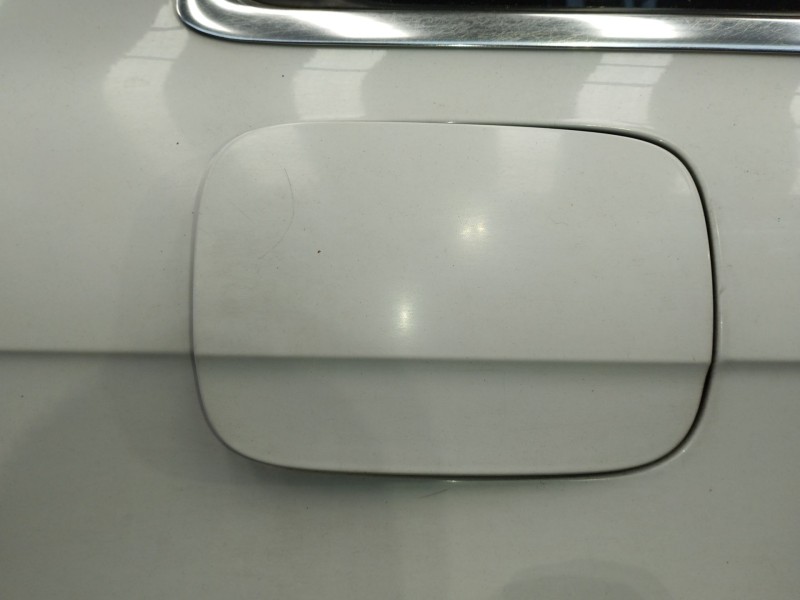 Recambio de tapa exterior combustible para audi a4 b8 (8k2) 2.0 tdi referencia OEM IAM   