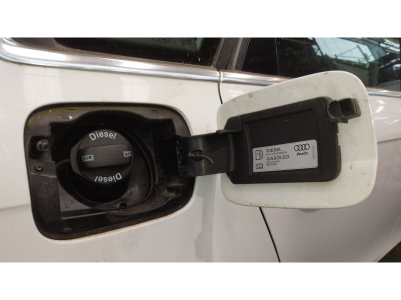 Recambio de tapa exterior combustible para audi a4 b8 (8k2) 2.0 tdi referencia OEM IAM   