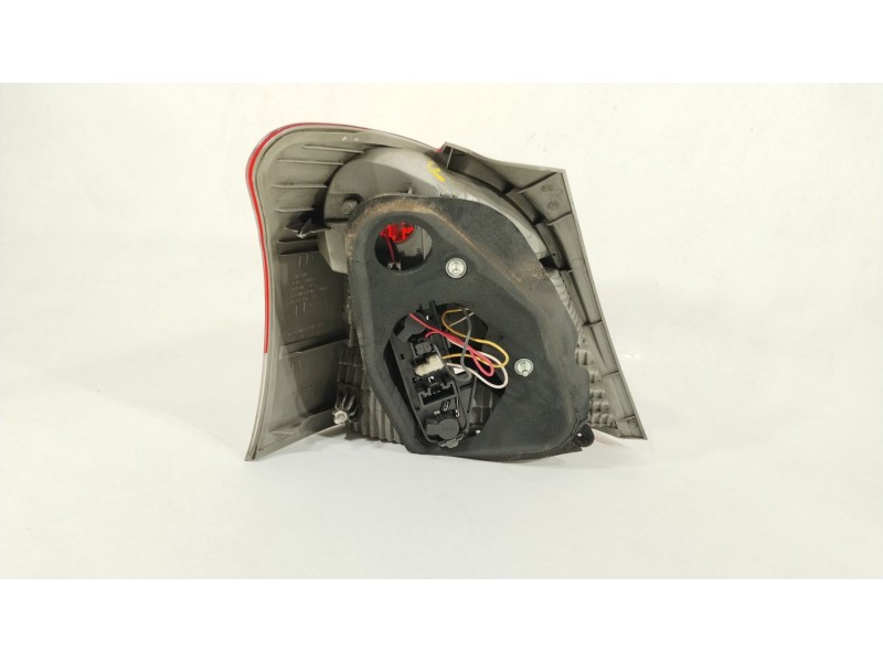 Recambio de piloto trasero derecho para toyota yaris (_p9_) 1.4 d-4d (nlp90_) referencia OEM IAM 815510D251  
