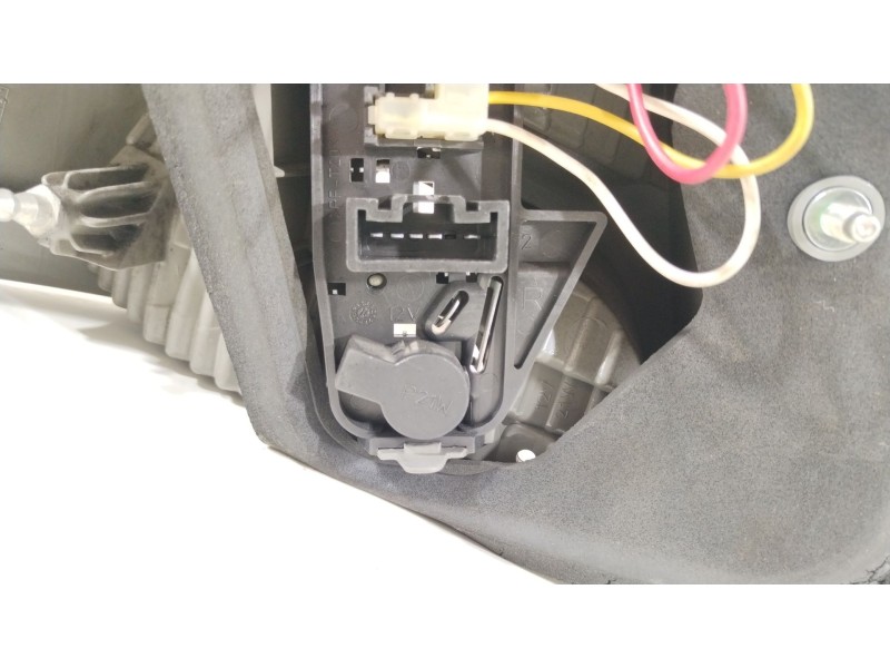 Recambio de piloto trasero derecho para toyota yaris (_p9_) 1.4 d-4d (nlp90_) referencia OEM IAM 815510D251  