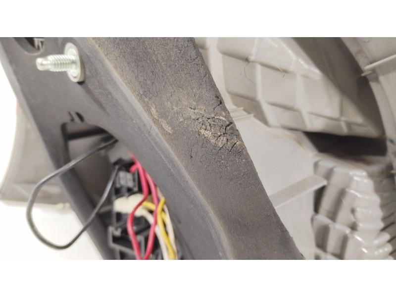 Recambio de piloto trasero derecho para toyota yaris (_p9_) 1.4 d-4d (nlp90_) referencia OEM IAM 815510D251  