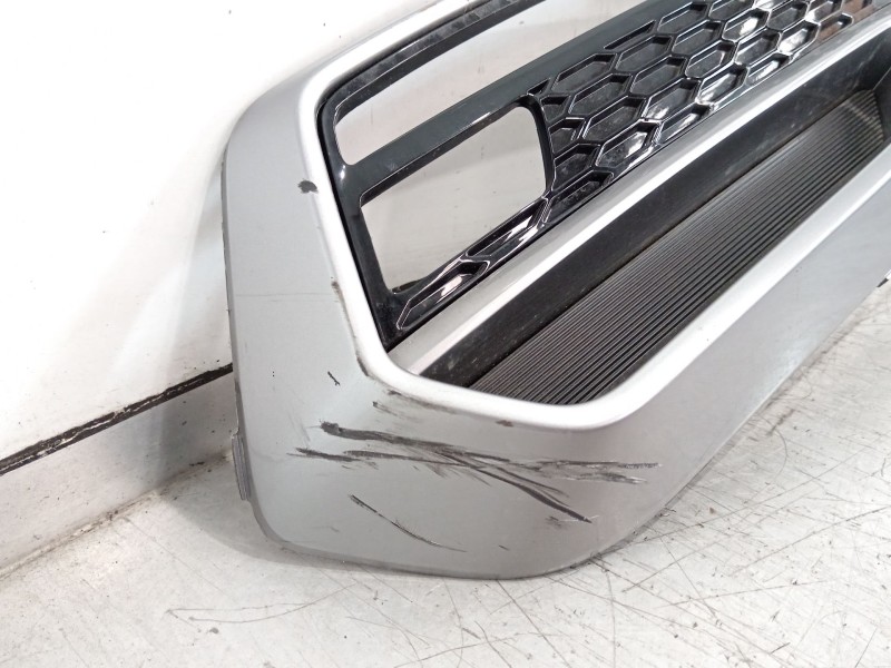 Recambio de molduras traseras para kia sorento () referencia OEM IAM 86671P2010  
