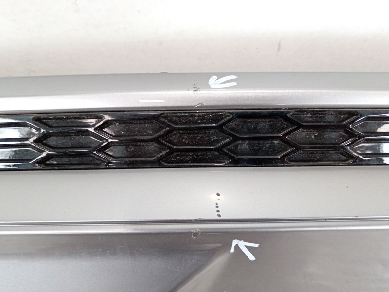 Recambio de molduras traseras para kia sorento () referencia OEM IAM 86671P2010  