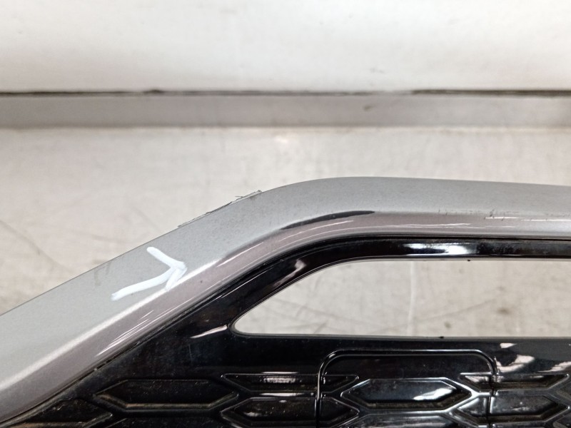 Recambio de molduras traseras para kia sorento () referencia OEM IAM 86671P2010  