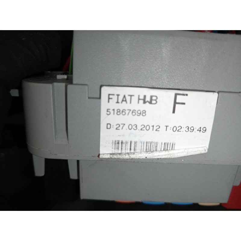Recambio de caja reles / fusibles para alfa romeo giulietta (940_) 1.6 jtdm (940fxd1a) referencia OEM IAM 51867698 50522117 
