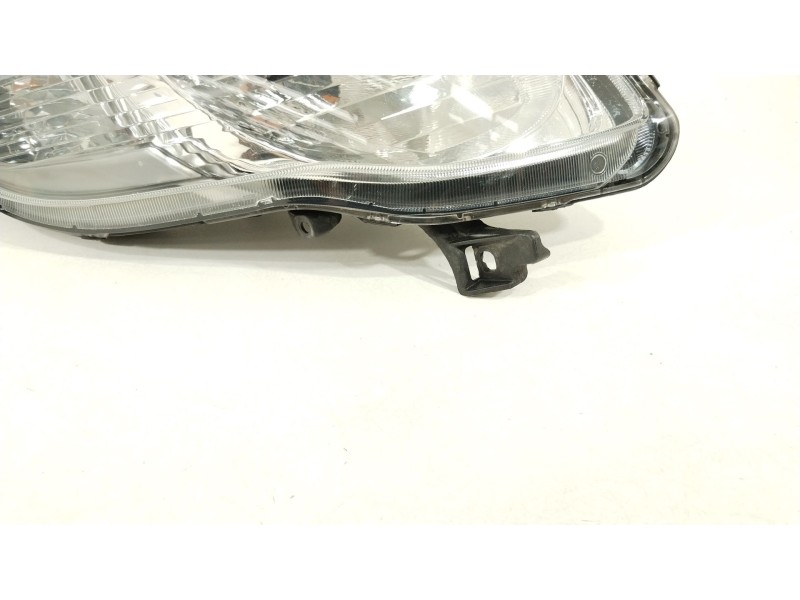 Recambio de faro izquierdo para toyota yaris (_p9_) 1.4 d-4d (nlp90_) referencia OEM IAM 811700D350 89903216 