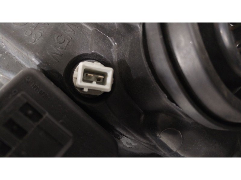 Recambio de faro izquierdo para toyota yaris (_p9_) 1.4 d-4d (nlp90_) referencia OEM IAM 811700D350 89903216 