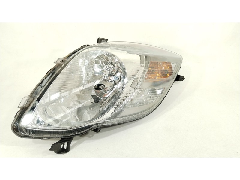 Recambio de faro derecho para toyota yaris (_p9_) 1.4 d-4d (nlp90_) referencia OEM IAM 811300D350 89903215 