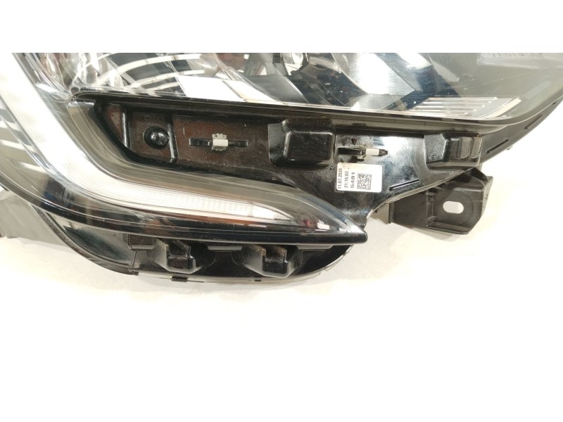 Recambio de faro derecho para renault clio v (b7_) 1.3 tce 130 (b7mf) referencia OEM IAM 280107933R  