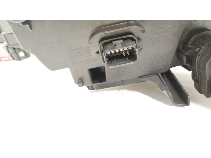 Recambio de faro derecho para renault clio v (b7_) 1.3 tce 130 (b7mf) referencia OEM IAM 280107933R  