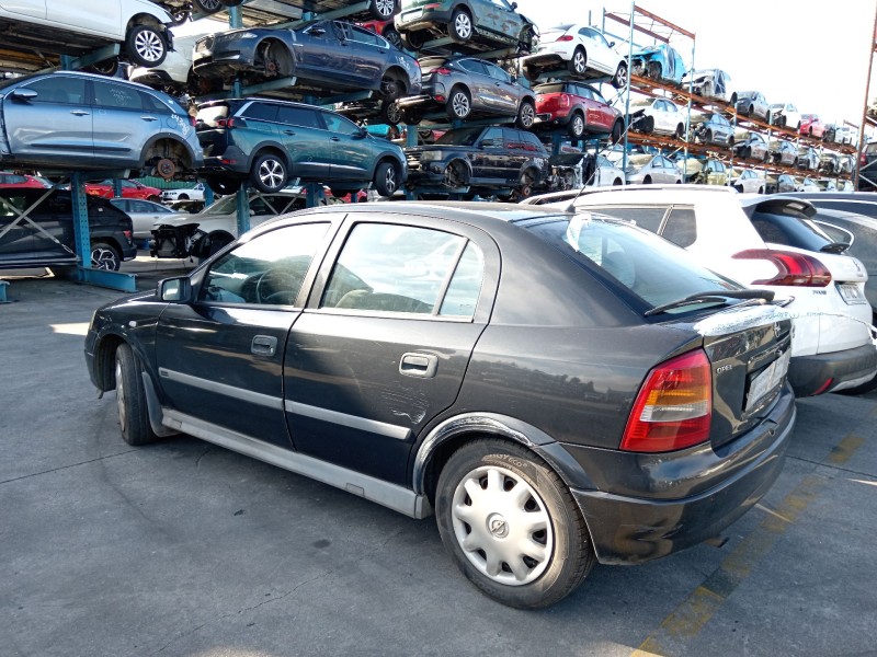 opel astra g sedán (t98) del año 2000