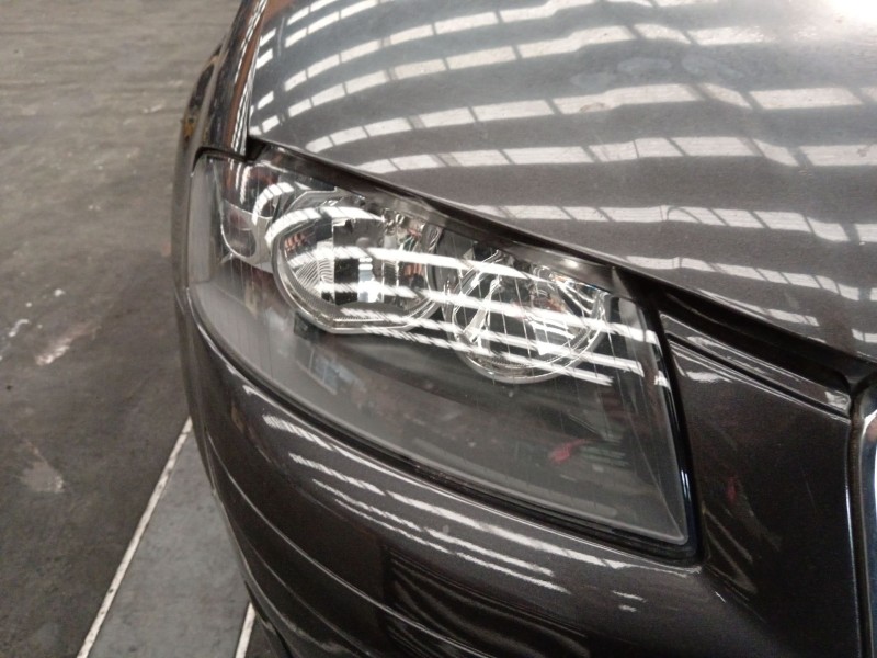 Recambio de faro derecho para audi a3 (8p1) 2.0 tdi referencia OEM IAM 8P0941004K 0301206202 