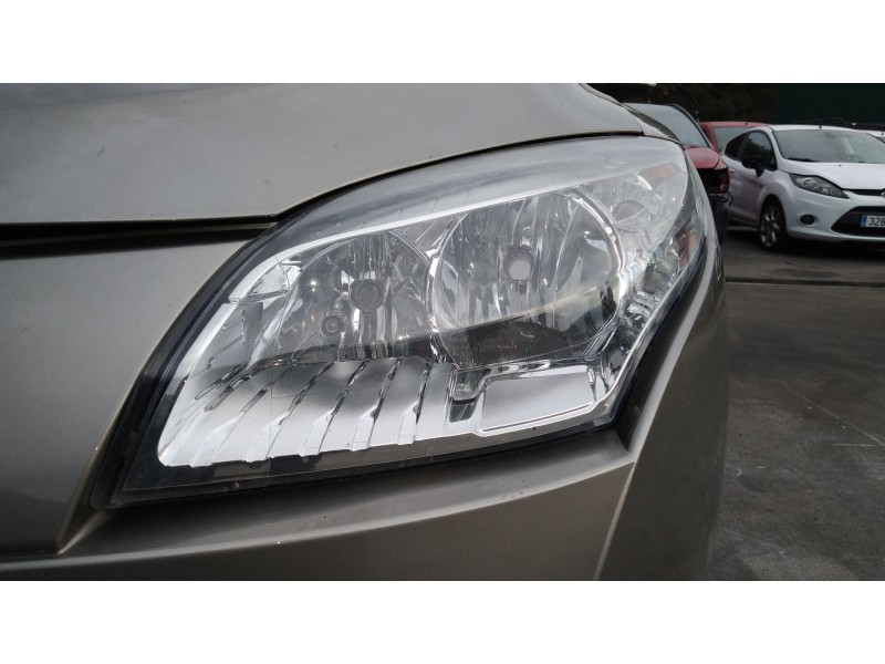 Recambio de faro izquierdo para renault megane iii hatchback (bz0/1_, b3_) 1.5 dci referencia OEM IAM   