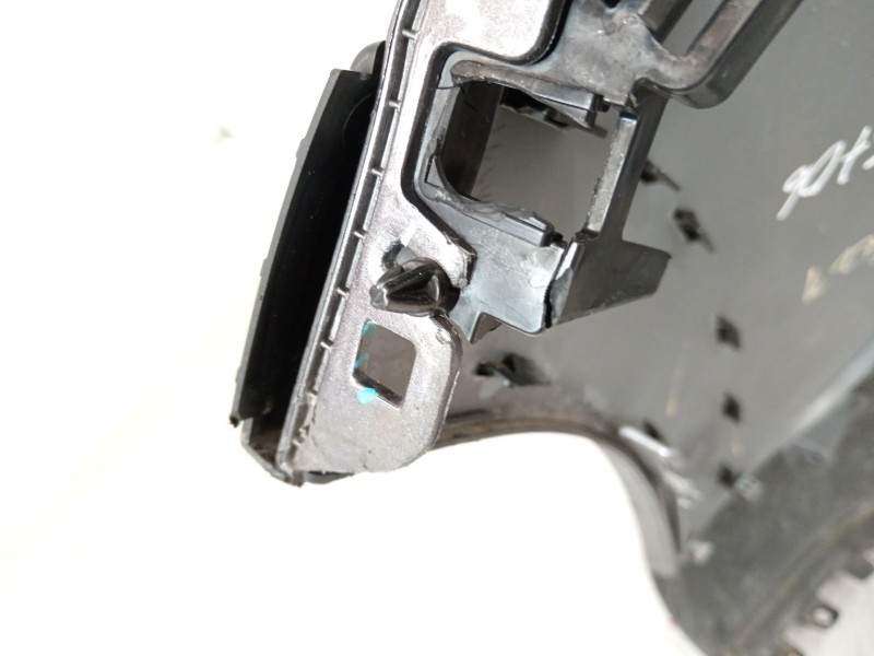 Recambio de paragolpes delantero para citroën c3 iii (sx) 1.2 thp 110 referencia OEM IAM 9813378877  