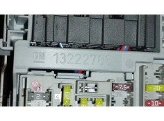 Recambio de caja reles / fusibles para opel zafira tourer c (p12) 1.6 cdti (75) referencia OEM IAM 13222786   2