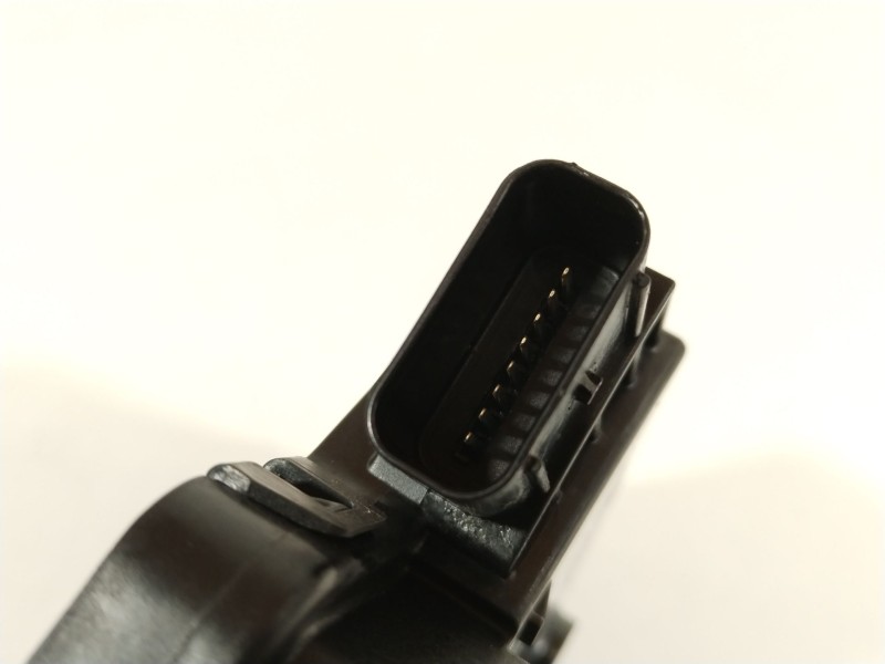 Recambio de cerradura puerta trasera izquierda para kia sorento () referencia OEM IAM 81410P2010  