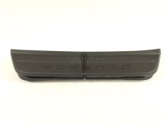 Recambio de molduras traseras para kia sorento () referencia OEM IAM 85887P2000 85878P2200 