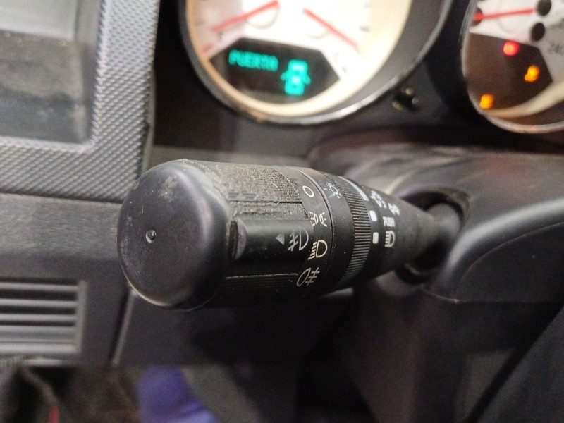Recambio de mando luces para dodge caliber 2.0 crd referencia OEM IAM 214866145  