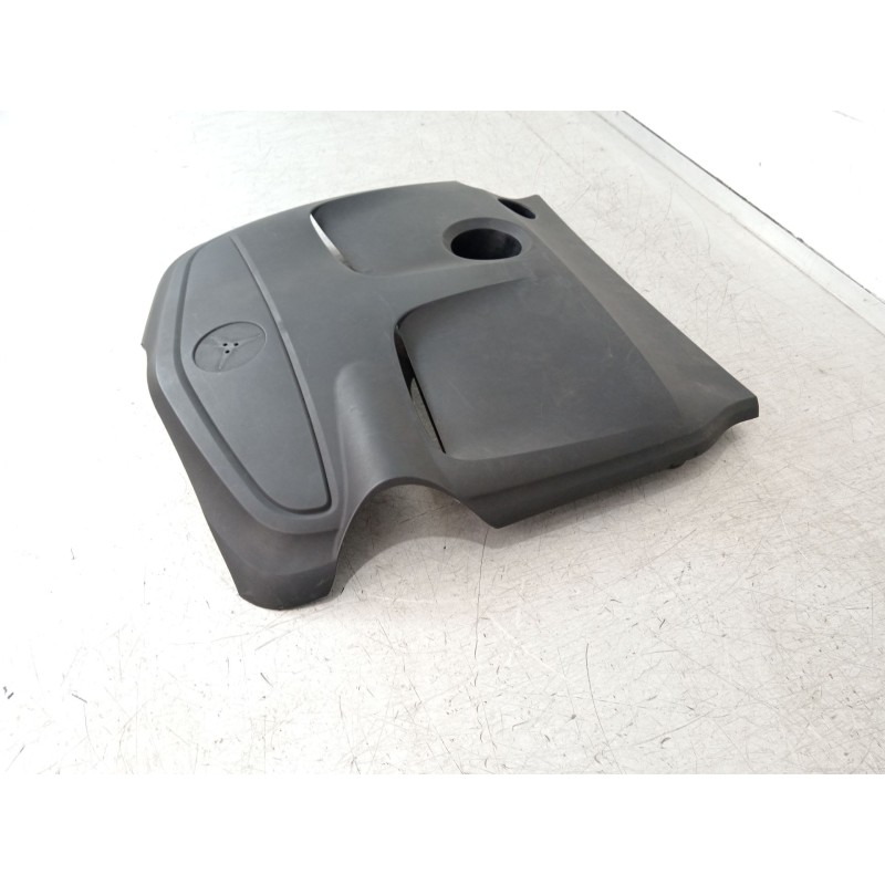 Recambio de tapa motor para mercedes-benz clase a (w176) a 200 (176.043) referencia OEM IAM A2700102801  