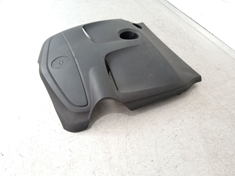Recambio de tapa motor para mercedes-benz clase a (w176) a 200 (176.043) referencia OEM IAM A2700102801  