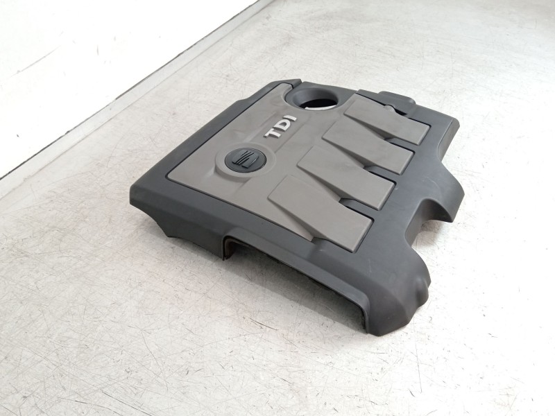 Recambio de tapa motor para seat leon (1p1) 1.6 tdi referencia OEM IAM 03L103925J 03L103925AT 