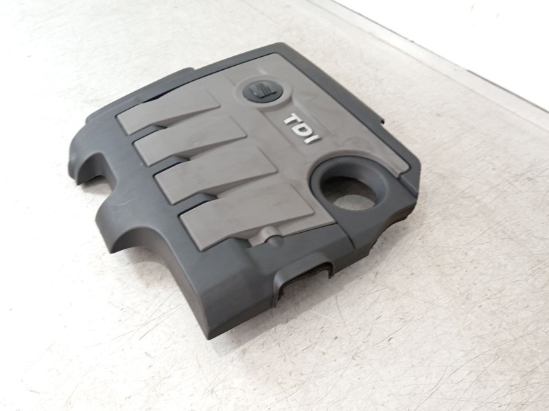 Recambio de tapa motor para seat leon (1p1) 1.6 tdi referencia OEM IAM 03L103925J 03L103925AT 