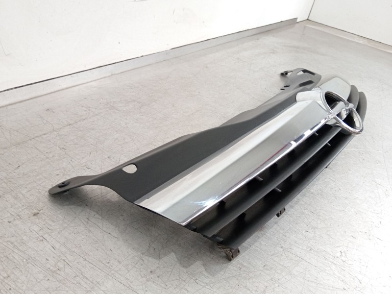 Recambio de rejilla delantera para opel astra h (a04) 1.6 (l48) referencia OEM IAM 13241967 13142522 