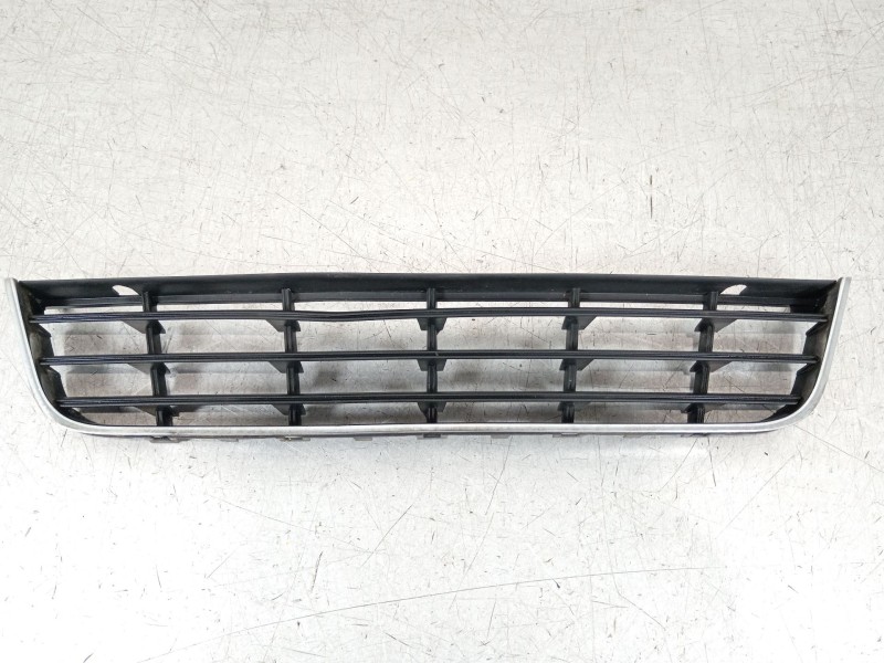 Recambio de rejilla paragolpes central para volkswagen passat b6 (3c2) 2.0 tdi referencia OEM IAM 3C0853677  