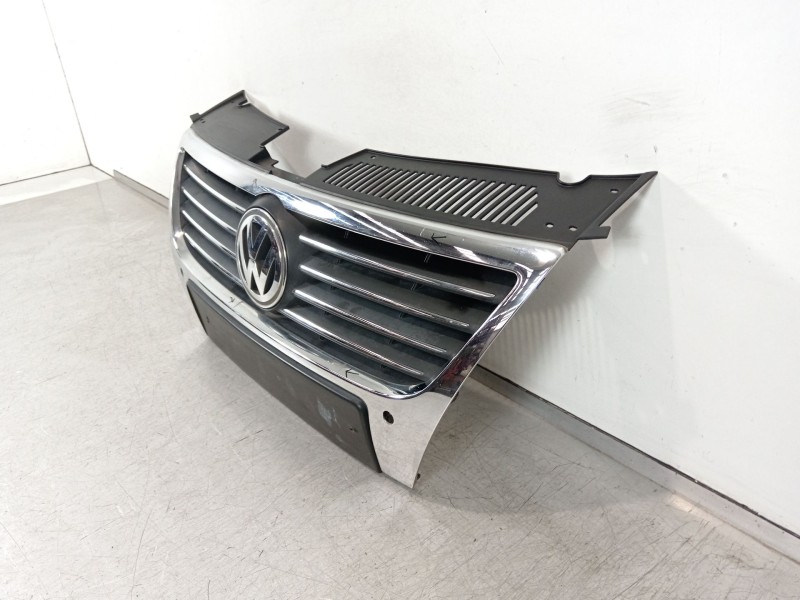 Recambio de rejilla delantera para volkswagen passat b6 (3c2) 2.0 tdi referencia OEM IAM 3C0853651D 3C0853651F 1K5853600