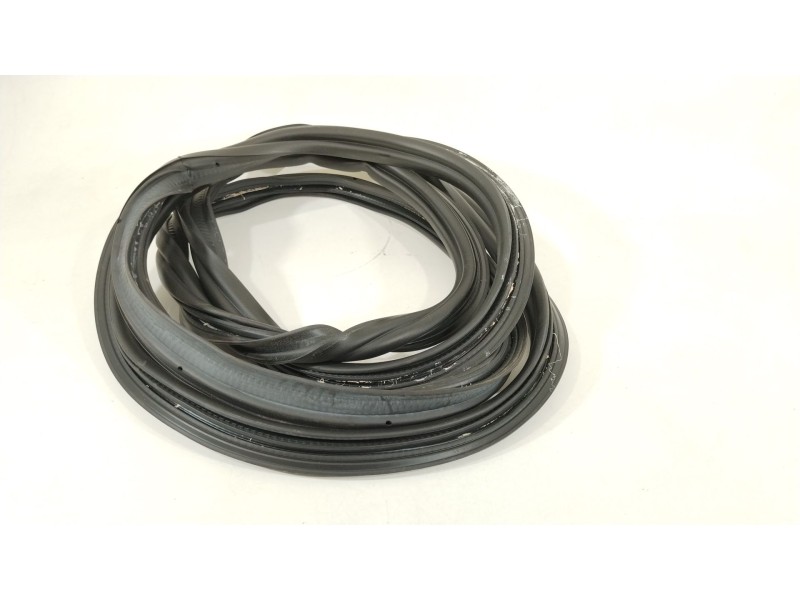 Recambio de gomas contorno puerta para cupra tavascan tavascan referencia OEM IAM 11H827705A  