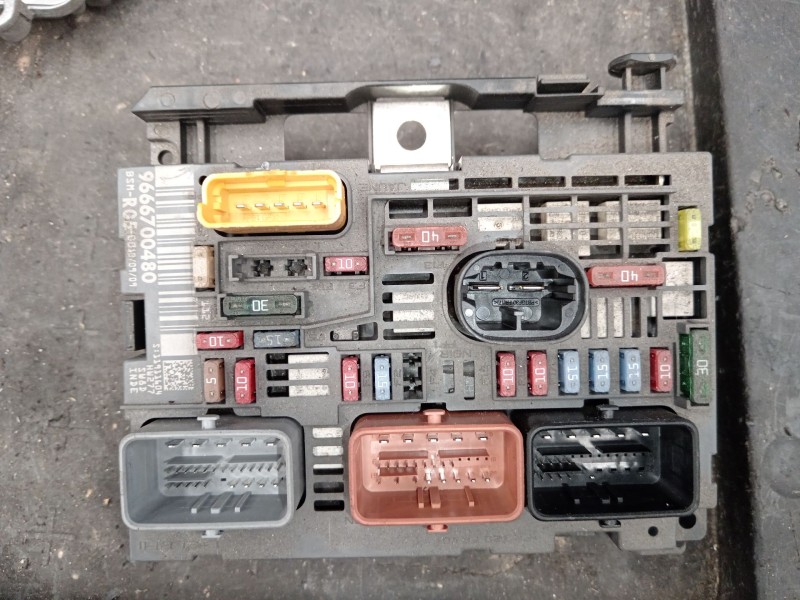 Recambio de caja reles / fusibles para peugeot 308 i (4a_, 4c_) 1.6 hdi referencia OEM IAM 9666700480  