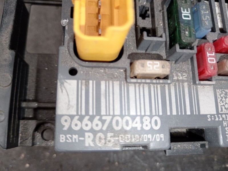 Recambio de caja reles / fusibles para peugeot 308 i (4a_, 4c_) 1.6 hdi referencia OEM IAM 9666700480  