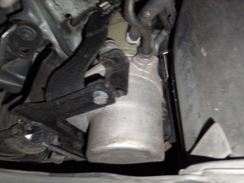 Recambio de bomba direccion para volvo s40 ii (544) 1.6 d referencia OEM IAM 5N513K514AE 31200780 