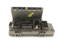 Recambio de caja reles / fusibles para dodge caliber 2.0 crd referencia OEM IAM 68028007AD P68028007AD 