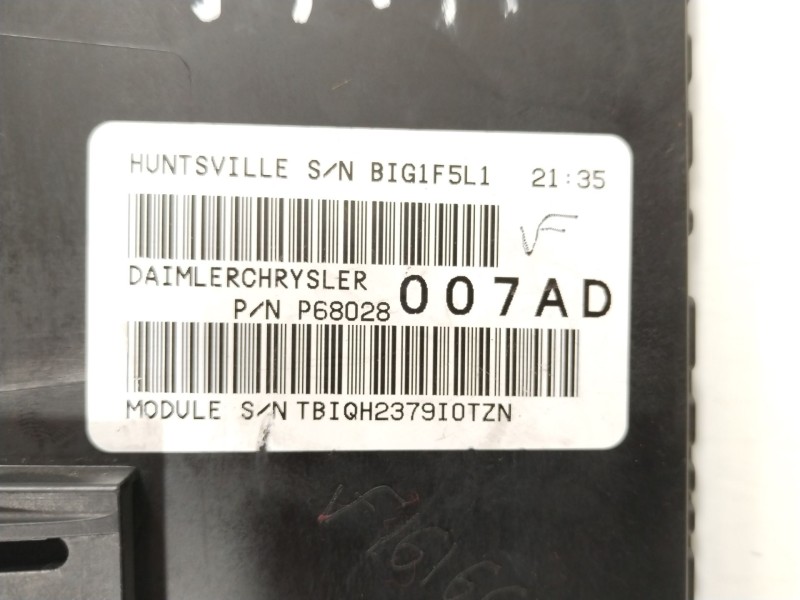 Recambio de caja reles / fusibles para dodge caliber 2.0 crd referencia OEM IAM 68028007AD P68028007AD 