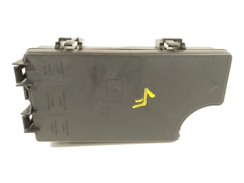 Recambio de caja reles / fusibles para dodge caliber 2.0 crd referencia OEM IAM 68028007AD P68028007AD 
