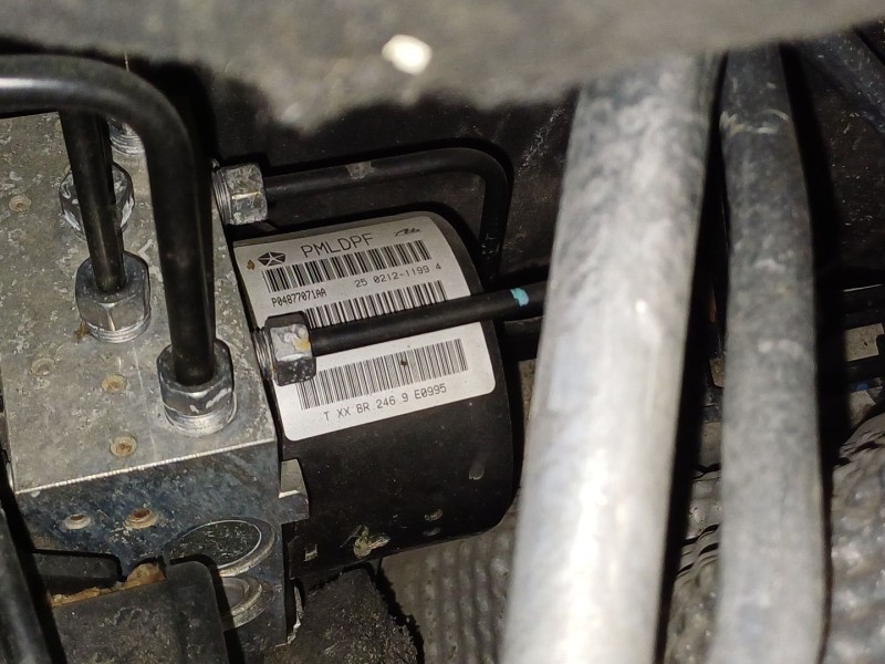Recambio de abs para dodge caliber 2.0 crd referencia OEM IAM 04877071AA 25021211994 28526380003