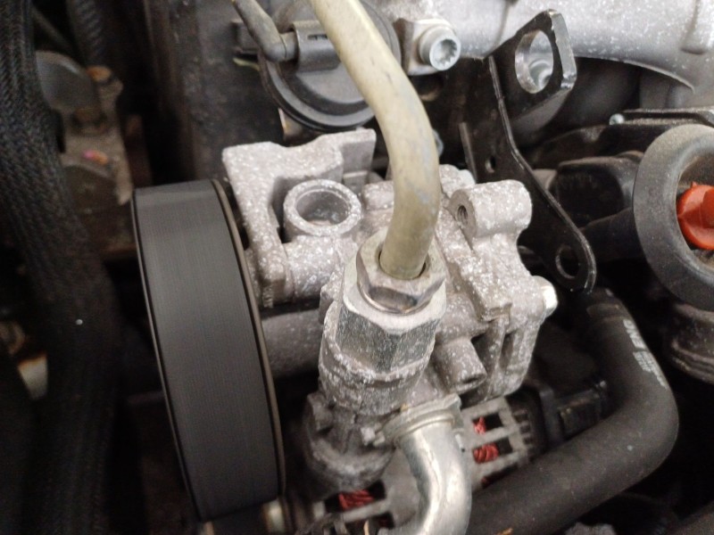 Recambio de bomba direccion para dodge caliber 2.0 crd referencia OEM IAM 86247546 5105449AC 